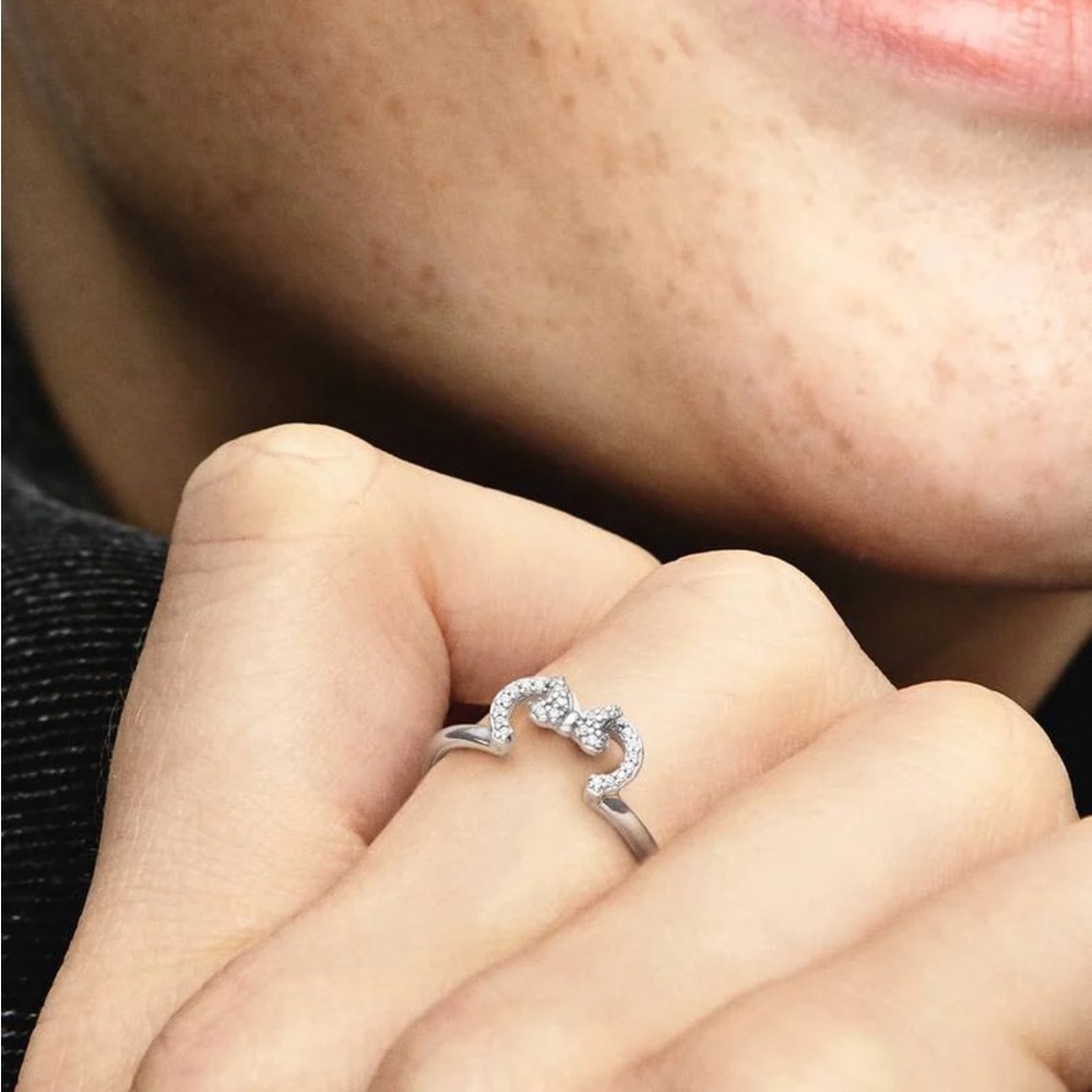 Pandora x Disney Minnie Mouse Ring